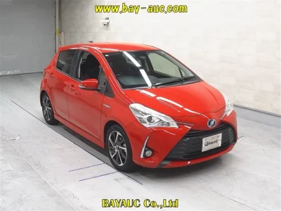 Toyota Vitz — фото