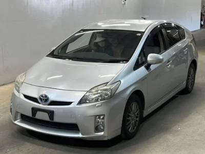 Toyota Prius — фото