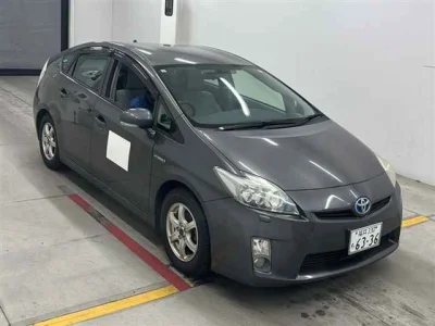 Toyota Prius — фото
