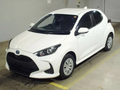 Toyota Yaris — фото