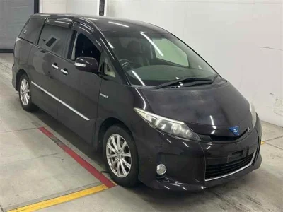 Toyota Estima Hybrid — фото
