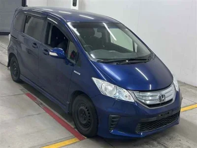 Honda Freed — фото