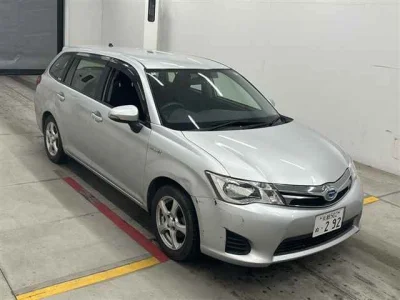 Toyota Corolla Fielder — фото