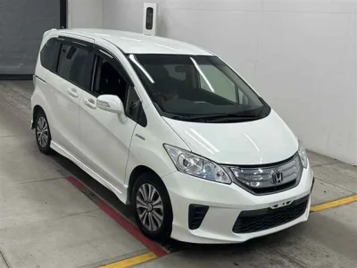 Honda Freed — фото