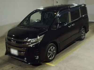 Toyota Noah — фото
