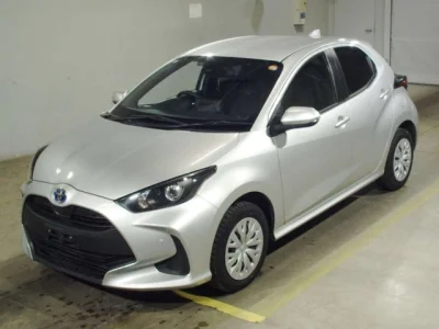 Toyota Yaris — фото