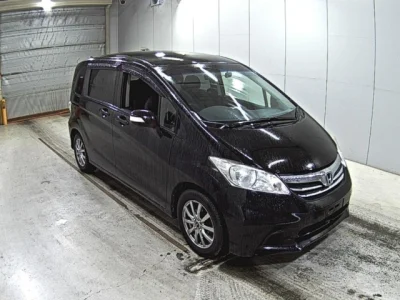 Honda Freed — фото