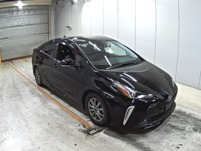 Toyota Prius — фото