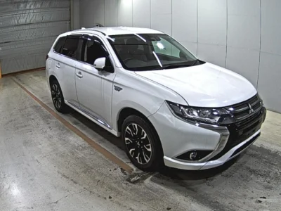 Mitsubishi Outlander — фото