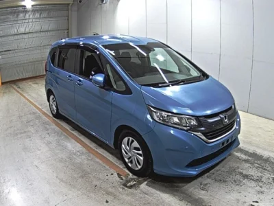 Honda Freed — фото