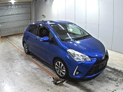 Toyota Vitz — фото