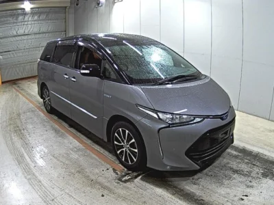 Toyota Estima Hybrid — фото