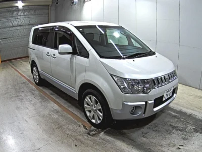 Mitsubishi Delica D:5 — фото