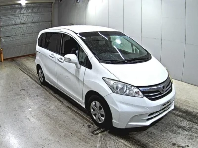 Honda Freed — фото