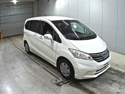 Honda Freed — фото