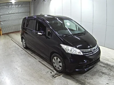 Honda Freed — фото