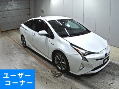 Toyota Prius — фото
