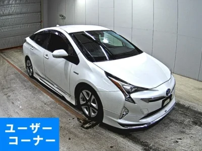 Toyota Prius — фото