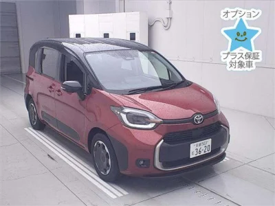 Toyota Sienta — фото