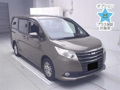 Toyota Noah — фото