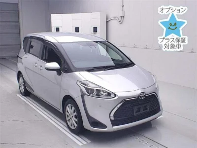 Toyota Sienta — фото