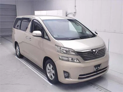 Toyota Vellfire — фото