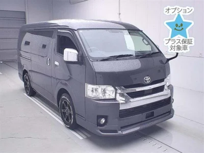 Toyota HiAce Van — фото