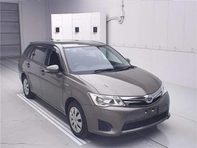 Toyota Corolla Fielder — фото