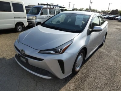 Toyota Prius — фото