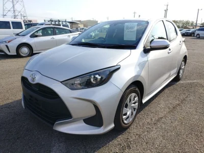 Toyota Yaris — фото