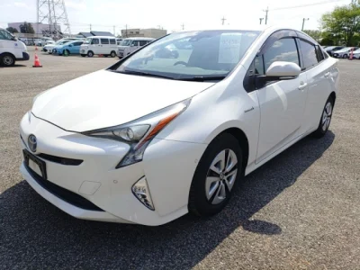 Toyota Prius — фото