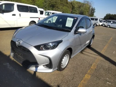 Toyota Yaris — фото