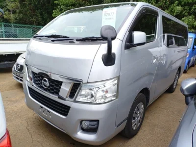 Nissan Caravan — фото