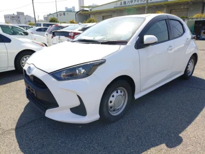 Toyota Yaris — фото