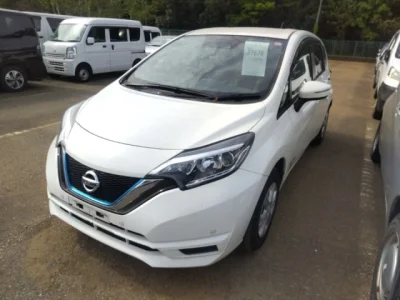Nissan Note — фото