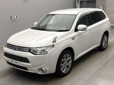 Mitsubishi Outlander — фото