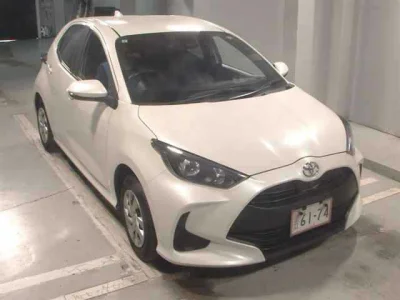 Toyota Yaris — фото