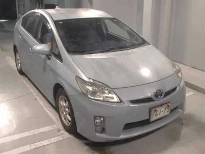 Toyota Prius — фото