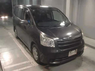 Toyota Noah — фото