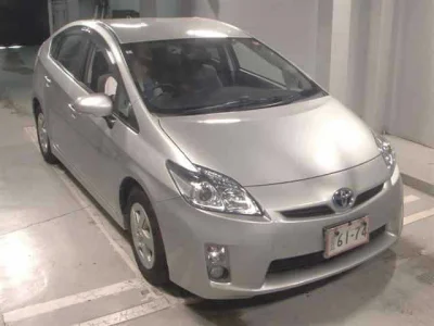 Toyota Prius — фото