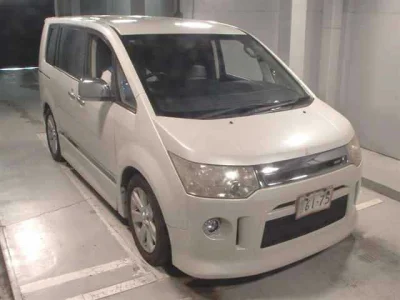 Mitsubishi Delica D:5