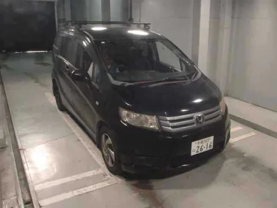 Honda Freed — фото