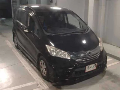 Honda Freed — фото