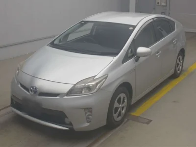 Toyota Prius — фото