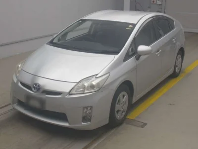 Toyota Prius — фото