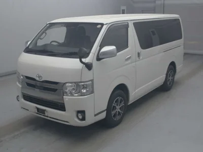 Toyota HiAce Van — фото
