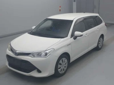 Toyota Corolla Fielder — фото