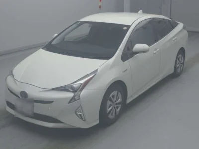 Toyota Prius — фото