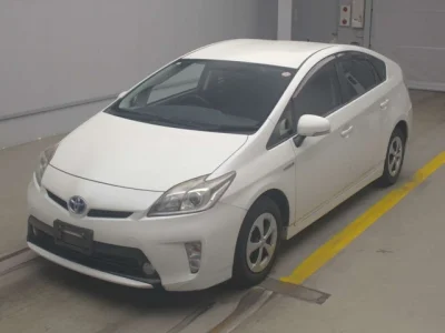 Toyota Prius — фото