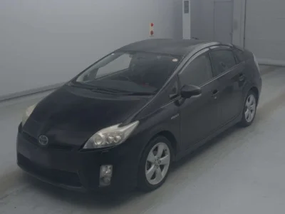 Toyota Prius — фото